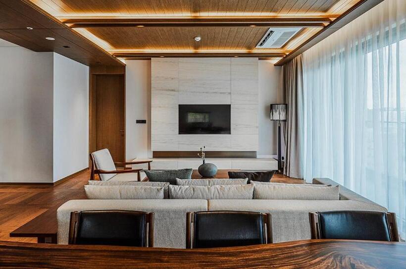 سوییت, Paraspara Seoul