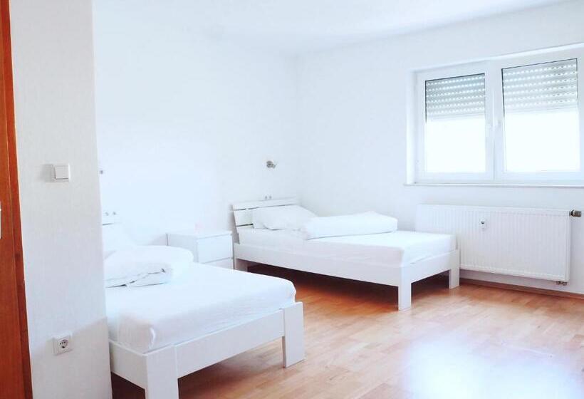 Номер Стандарт, Neumarkt Wohnung