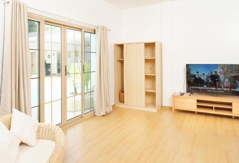 سوییت با چشم‌انداز استخر, Seapearl Of Alona