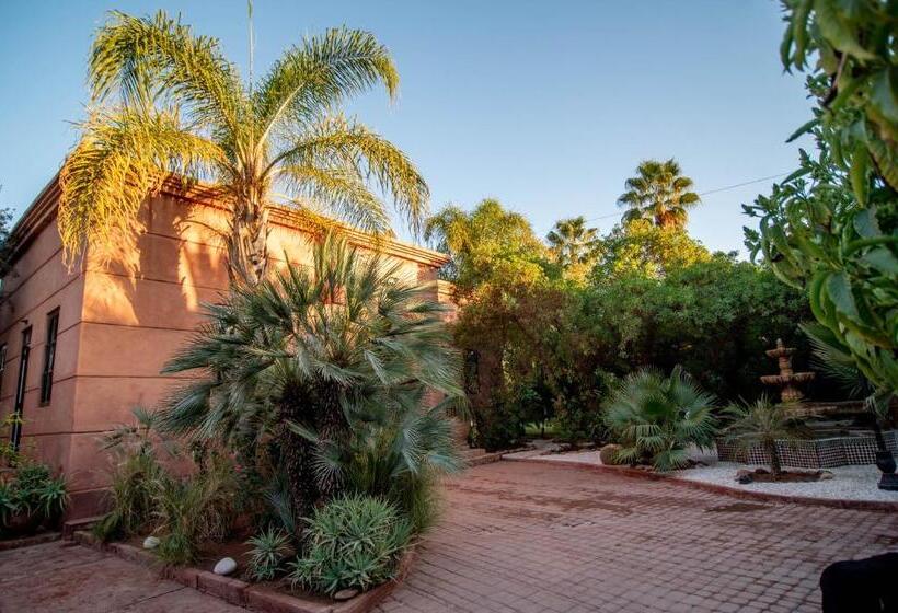 ویلای یک اتاق خوابه با استخر شنا, Villa Septha