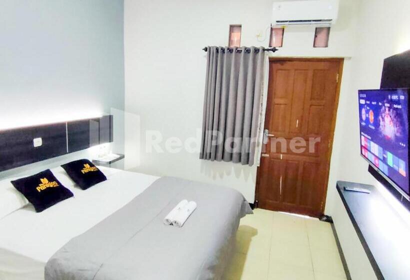 غرفة قياسية, The Paragon Hotel Cilacap Redpartner