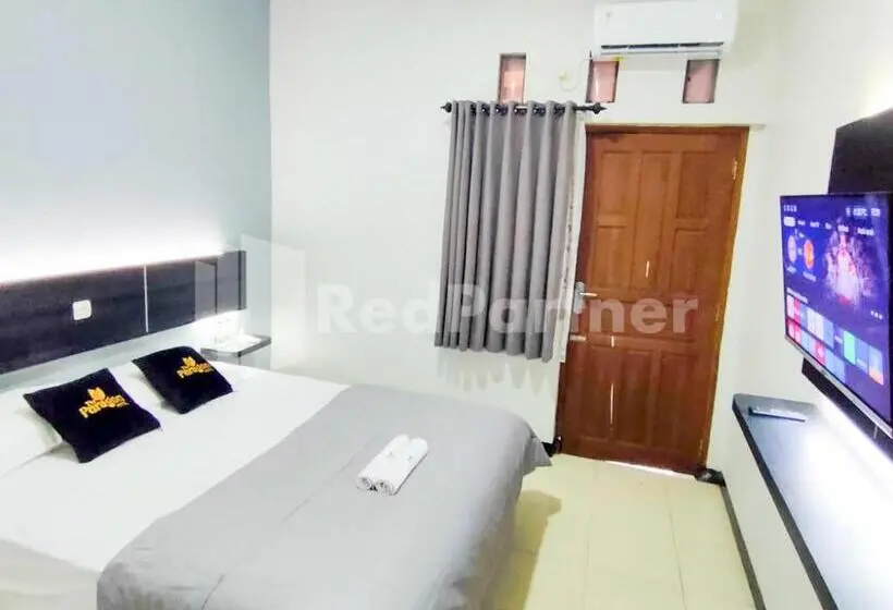 Cameră Standard, The Paragon Hotel Cilacap Redpartner