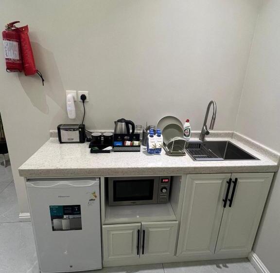 스탠다드 스튜디오, النخيل رست