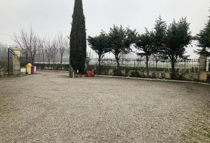 スタンダードルーム, Lotus Country House
