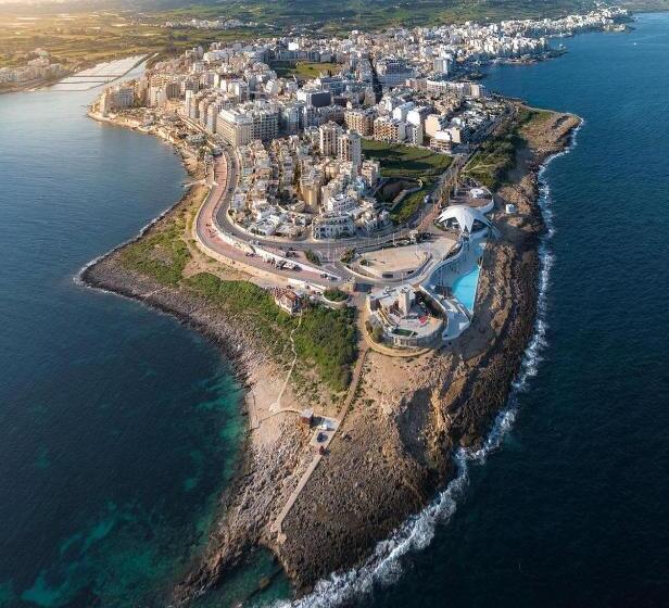 اتاق اکونومی, Sunshine Court Budget