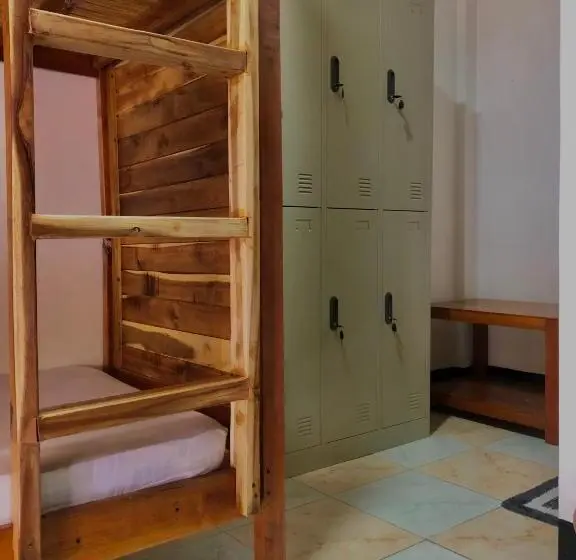 Cama em Quarto Partilhado, Hello Hostel