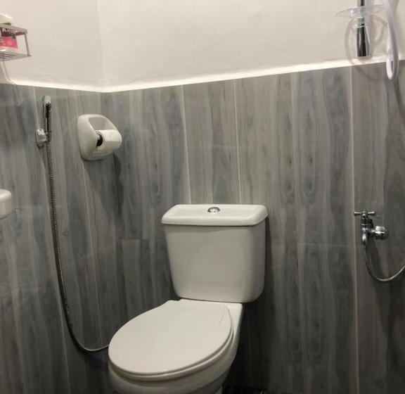 Ágy Megosztott Szobában, Hello Hostel