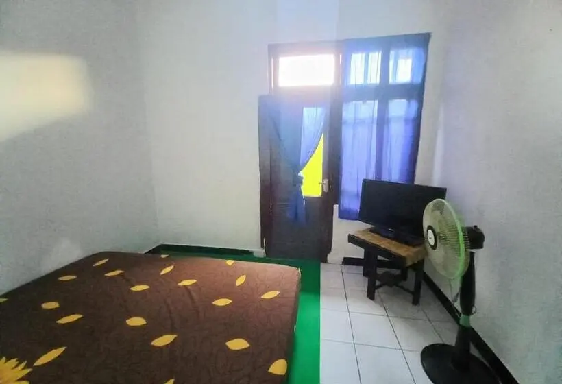 エコノミールーム, Spot On 93655 Home Stay Syariah Habibie
