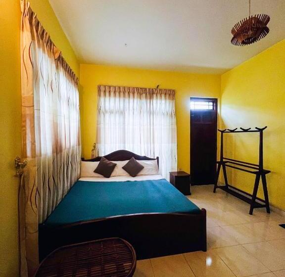 غرفة عائلية, Sunbeamvilla