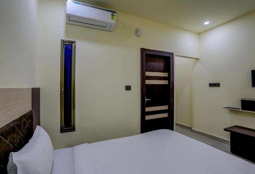 디럭스 트리플 룸, Oyo Hotel Madhuram Residency