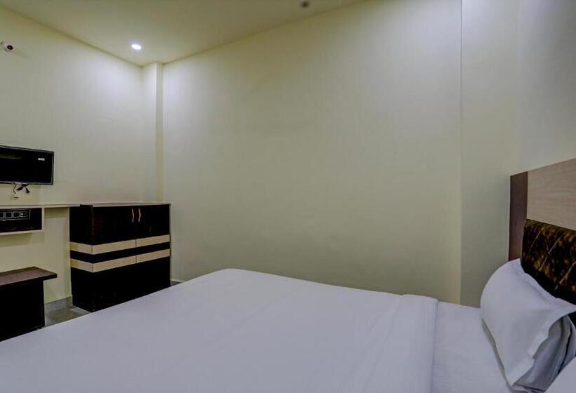 디럭스 트리플 룸, Oyo Hotel Madhuram Residency