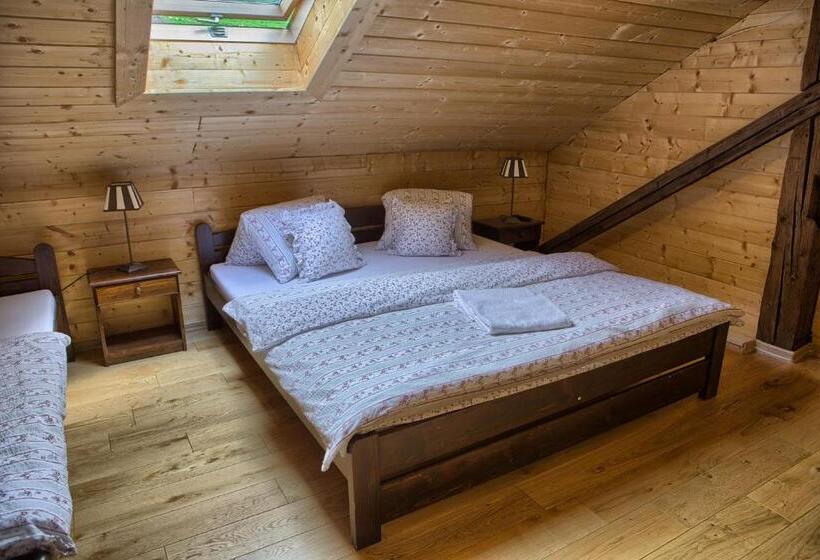 חדר סטנדרט לארבעה, Penzión Zbojnícky Halaš