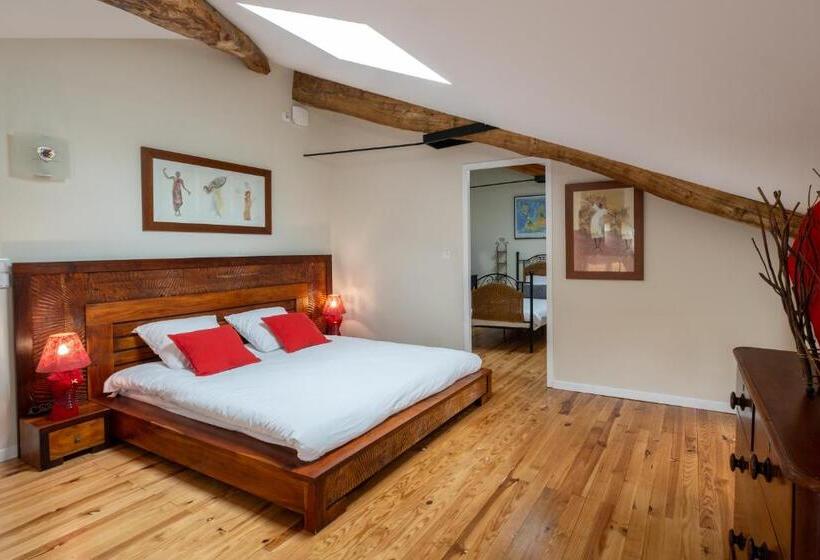 חדר משפחתי דלוקס, Parc De Coulassy