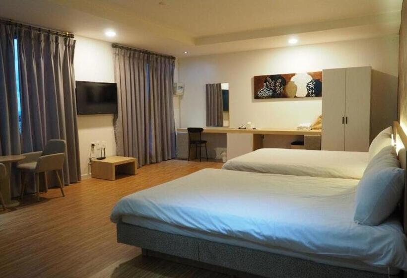 Cameră Familiară, Aurora