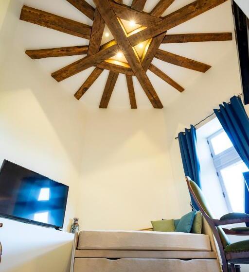 Полулюкс Повышенной Комфортности, Château De Tilly