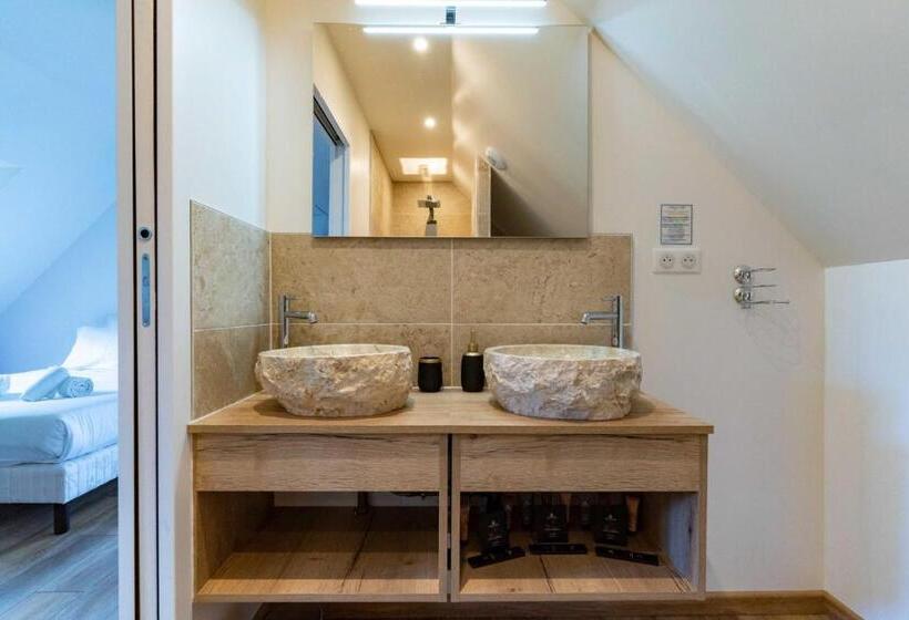 Семейный Номер, Château De Tilly