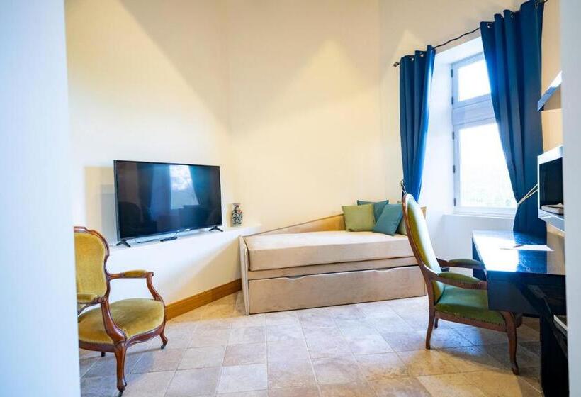 Полулюкс Повышенной Комфортности, Château De Tilly