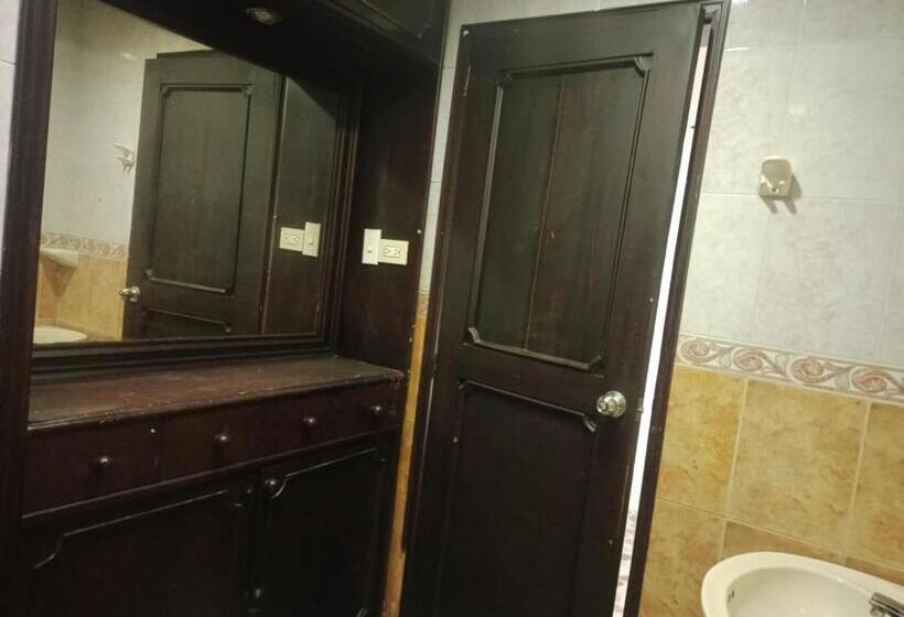 스탠다드 트리픔 룸 공동욕실, La Iguana Café Y Más