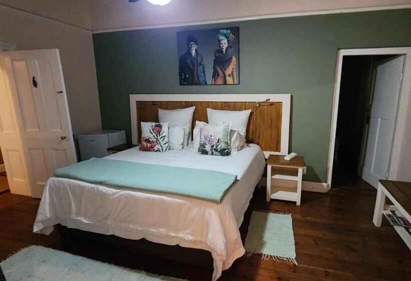 غرفة كومفورت, Magoos On 62