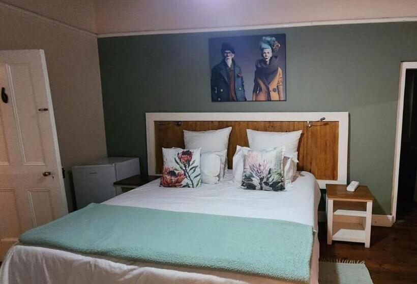 غرفة كومفورت, Magoos On 62