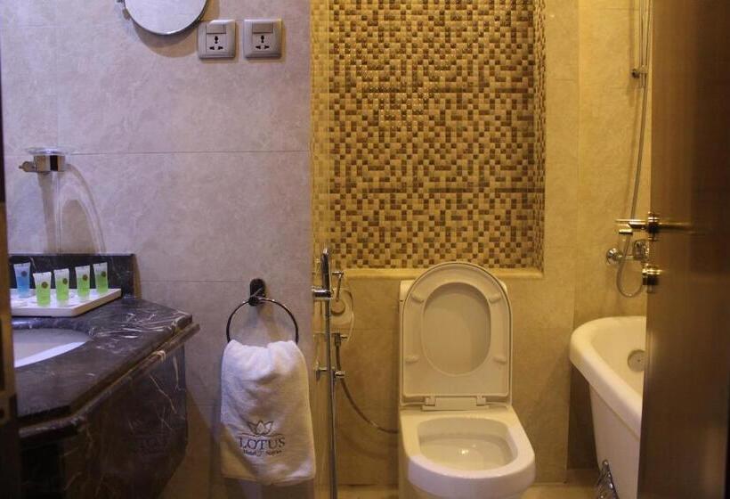 غرفة قياسية, فندق اللوتس