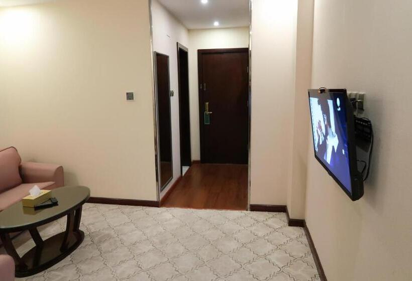 جناح, فندق اللوتس