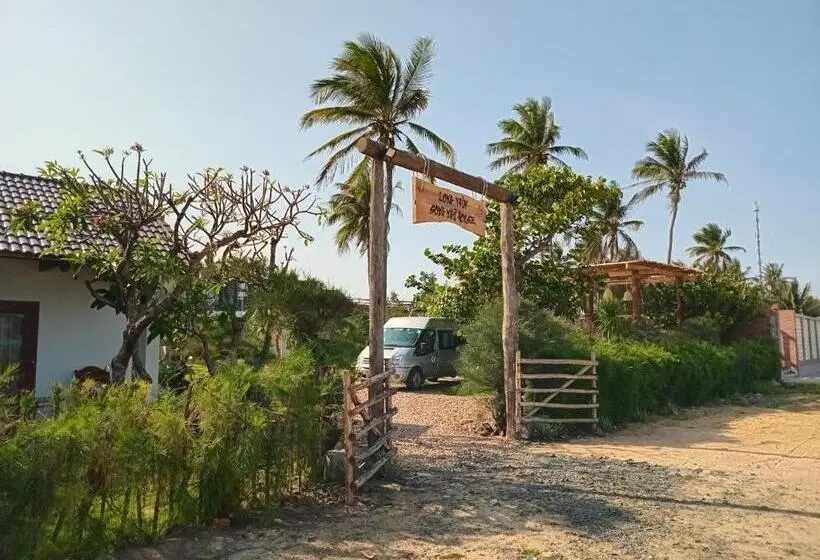 اتاق لوکس چهار تخته, Homestay Phú Yên   Tuy Hòa   Long Thủy Song Ngư House