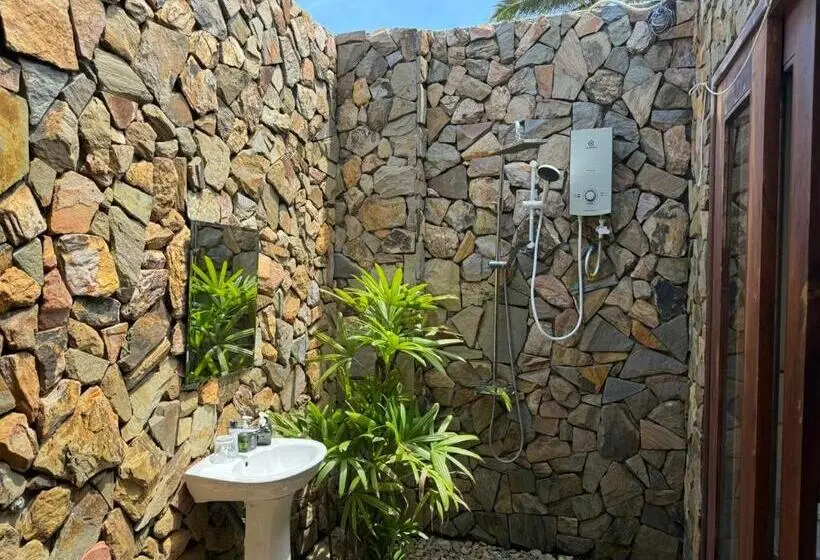 اتاق لوکس چهار تخته, Homestay Phú Yên   Tuy Hòa   Long Thủy Song Ngư House