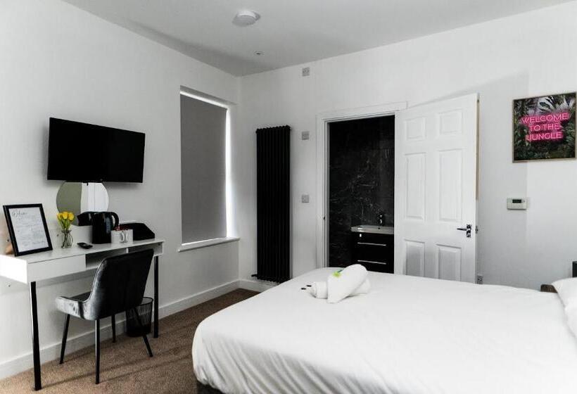 اتاق لوکس, The Get Away