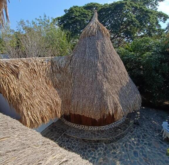 بنجلو ديلوكس, El Paraiso De Carmen