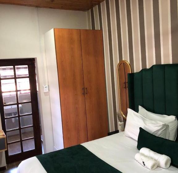 带大床的豪华间, Serene Guesthouse