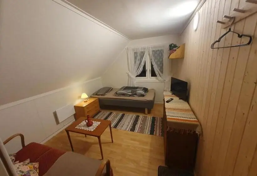 Standard Yhden Hengen Huone, Overnatting Rodal