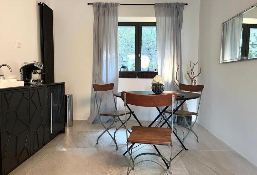 Номер Deluxe, The Iconic Lodge