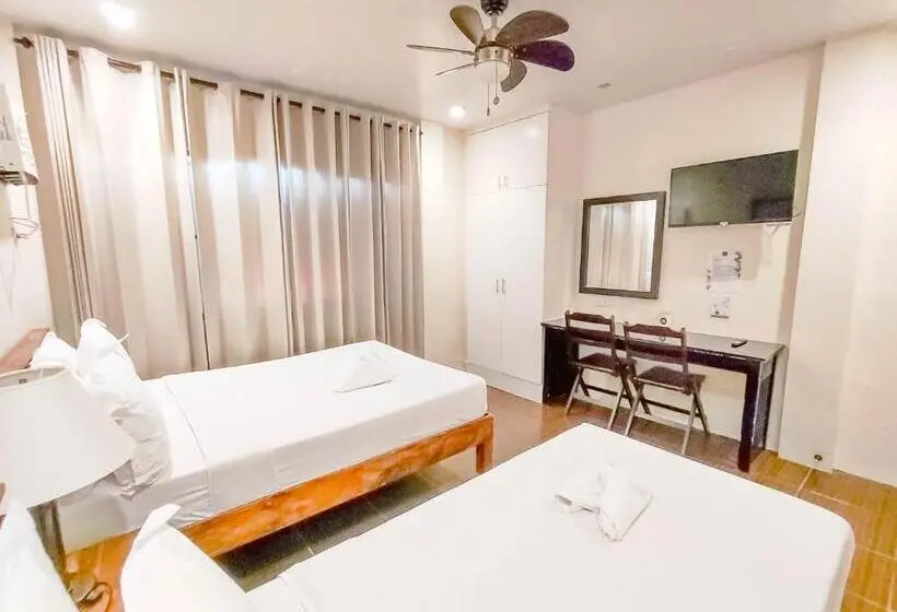 Deluxe Kolmen Hengen Huone, Amboy S Hometel Official