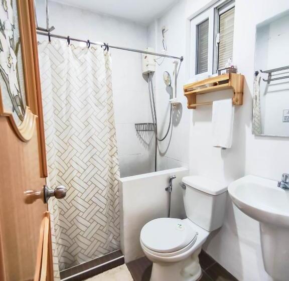 غرفة قياسية ثلاثية, Amboy S Hometel Official