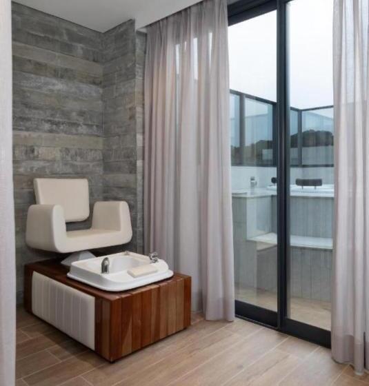 Cameră Cvadruplă Standard, Não Tem Vagas Mais , O Aplicativo Tá Com Bugue E Está Deixando Fazer Reserva, Porém Não Tem Mais Dis