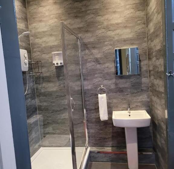 اتاق لوکس خانوادگی, The Suite No48