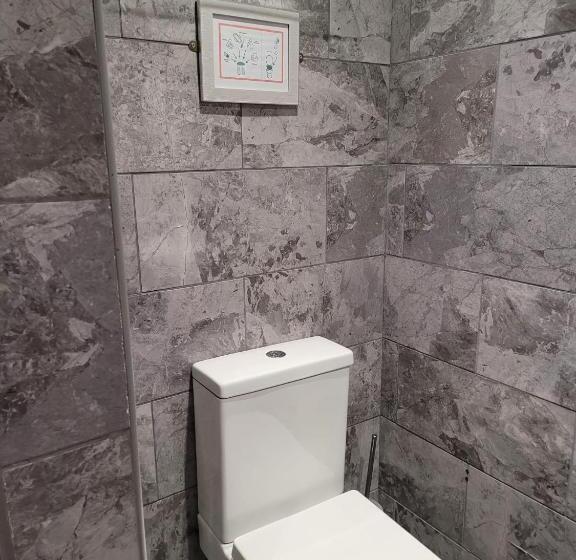 اتاق خانوادگی, The Suite No48