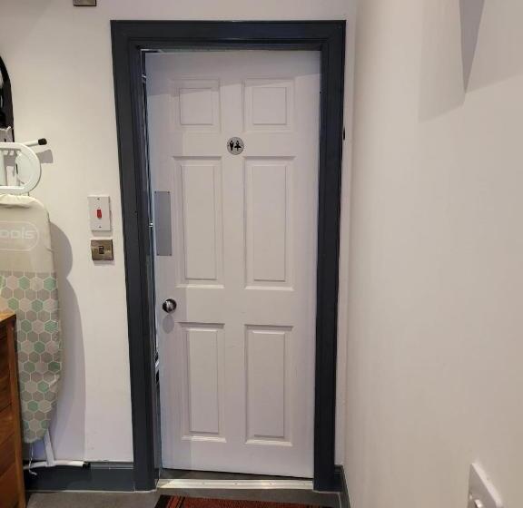 اتاق خانوادگی, The Suite No48