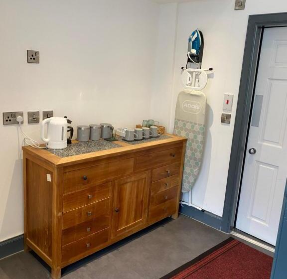 اتاق خانوادگی, The Suite No48