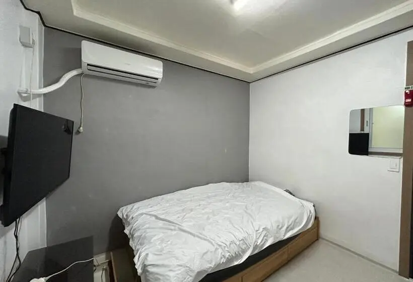 Standard Yhden Hengen Huone, 369 Motel