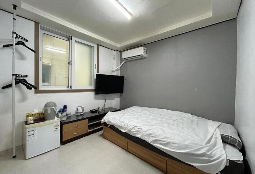 Номер Стандарт Индивидуальный, 369 Motel