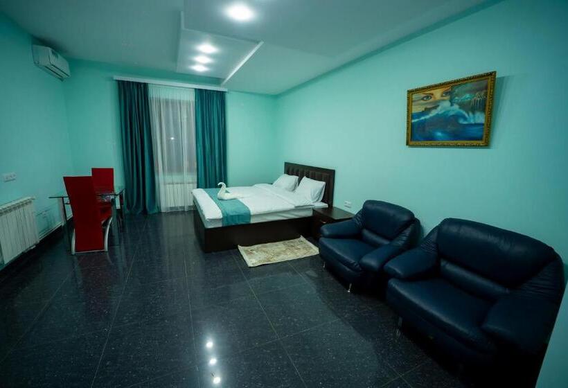 Номер Deluxe, Continental New