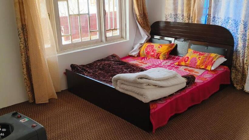 اتاق استاندارد با چشم‌انداز کوهستان, Magray Guest House
