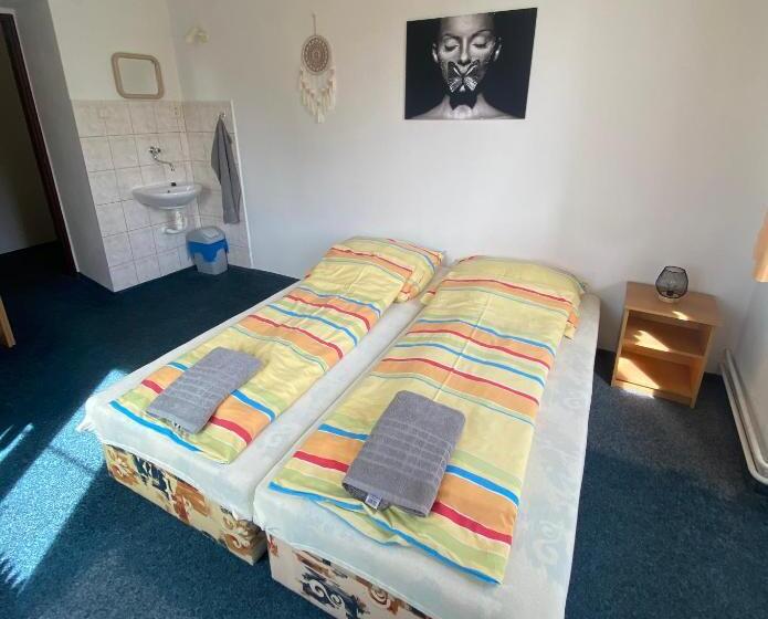 스탠다드 스튜디오, Penzion Tereza