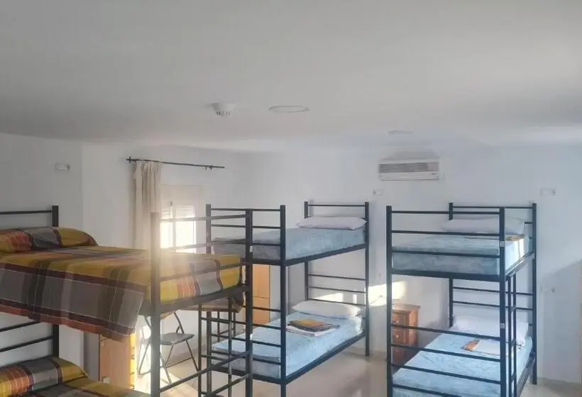Perhehuone, Albergue La Tiñosa