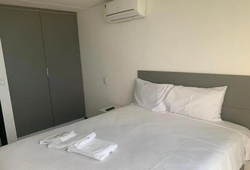 استودیوی لوکس, Barra Flats By Loui