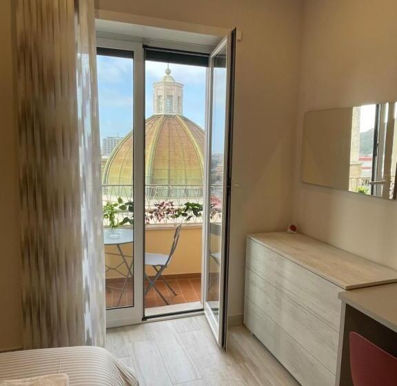 اتاق لوکس با بالکن و چشم‌انداز دریا, Ro&ro Napoli Luxury Rooms