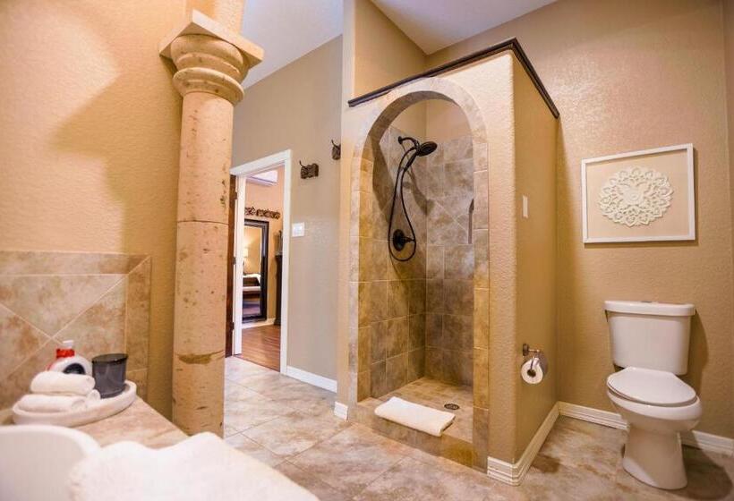 스위트, Messina Inn