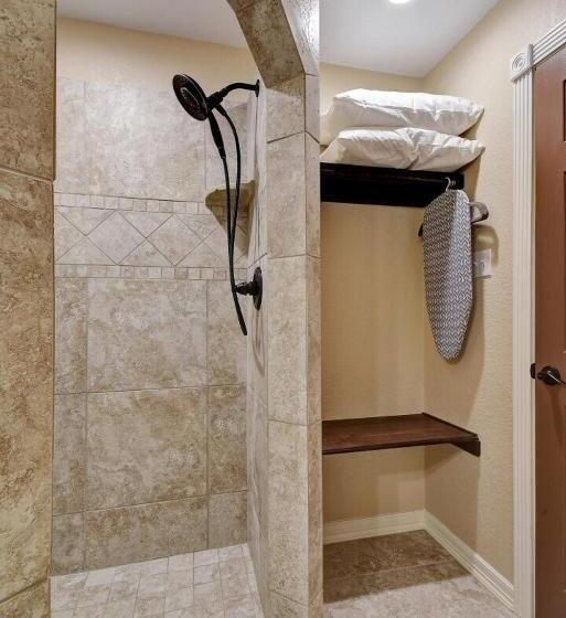 발코니가 있는 스위트, Messina Inn